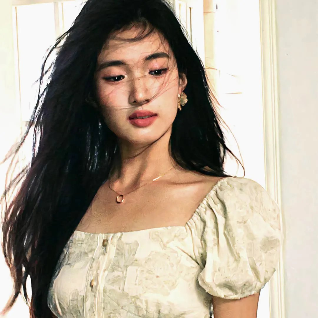 新娘向后跑