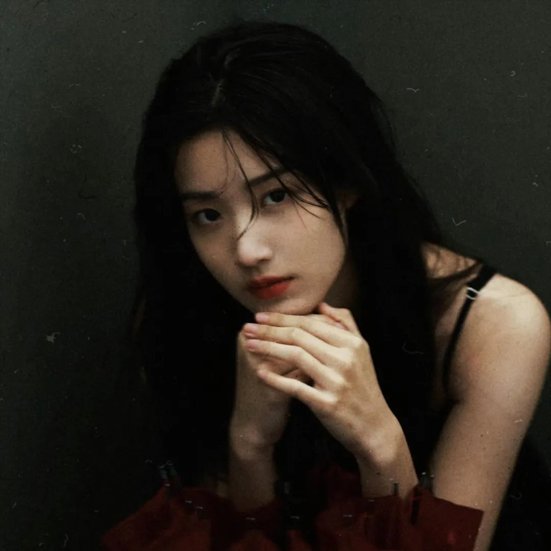 手提箱女郎